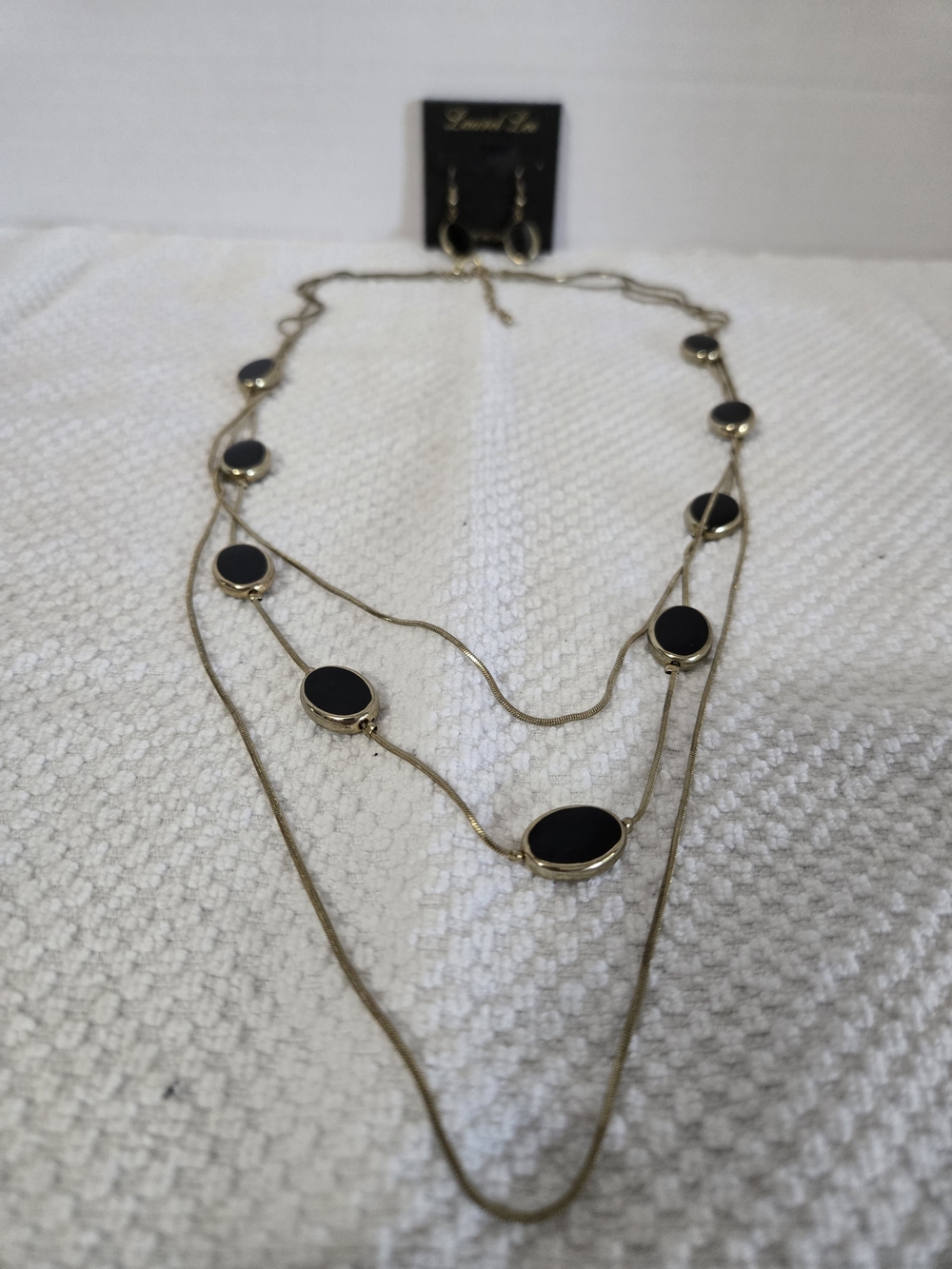CostumeJewelry Black and Gold Necklace Earings